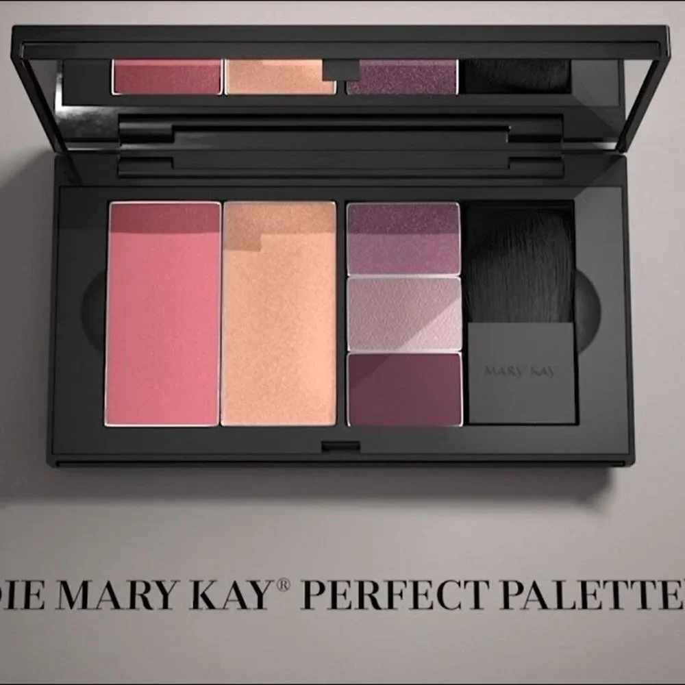 Compact - Purse Size - Perfect Palette by Mary Kay